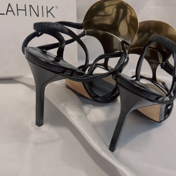 Manolo Blahnik Slingback Pumps - Picture 9 of 11